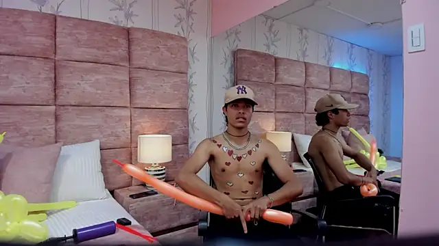 Snapshot of Escanor_Hot chatting on 14, 2, 2026 Escanor Hot online show from 14, 2, 2026