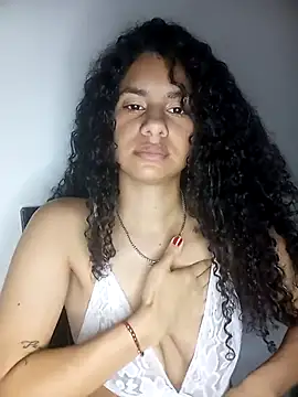 RizHoney online show from 17, 4, 2026