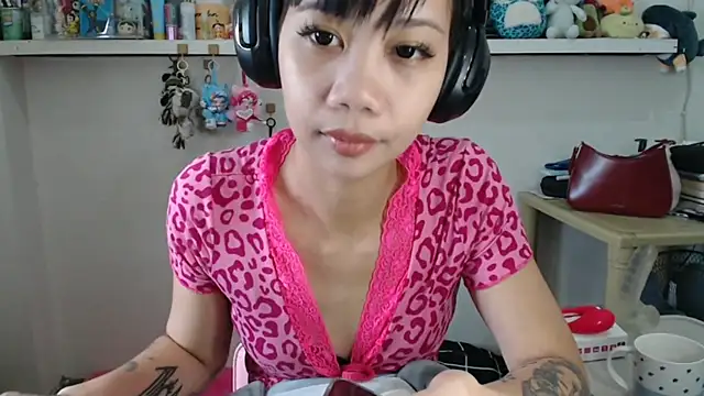 GloryKulikowski online show from 12, 3, 2026