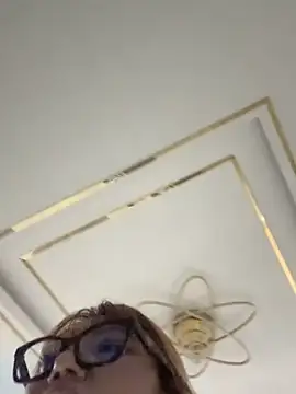 Alittleasaingirl online show from 15, 4, 2026