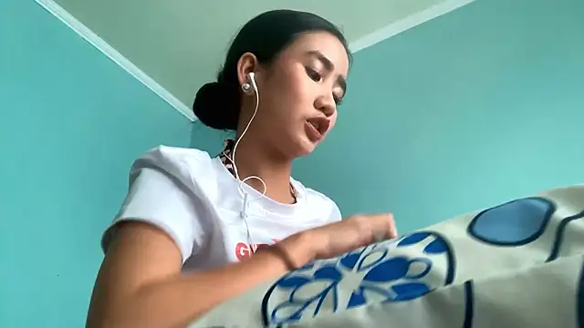 Snapshot of RessieAshcroft chatting on 21, 2, 2026 RessieAshcroft online show from 21, 2, 2026