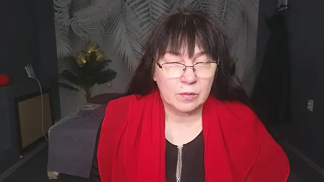 Tori Twirl online show from 25, 2, 2026