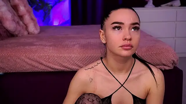 SashaLorrenz online show from 15, 4, 2026