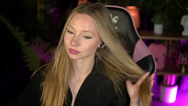 Snapshot of SweetDaisy_me chatting on 16, 2, 2026 SweetDaisy me online show from 16, 2, 2026