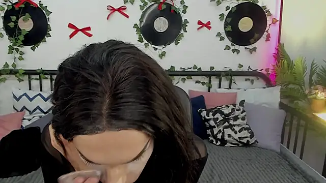 Snapshot of MadisonEsprit chatting on 3, 3, 2026 MadisonEsprit online show from 3, 3, 2026