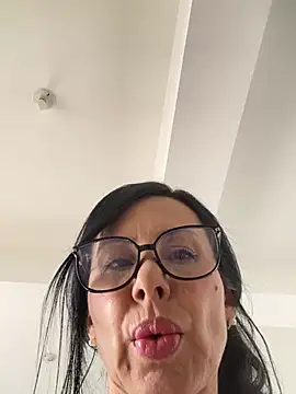 Snapshot of caritoo21 chatting on 13, 6, 2026 caritoo21 online show from 13, 6, 2026