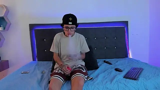 Snapshot of Ale_cuzz chatting on 28, 2, 2026 Ale cuzz online show from 28, 2, 2026