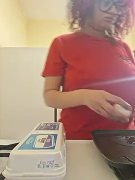 Snapshot of VelvetVixen_735 chatting on 18, 2, 2026 VelvetVixen 735 online show from 18, 2, 2026