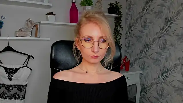 CinderellaMoon online show from 23, 3, 2026