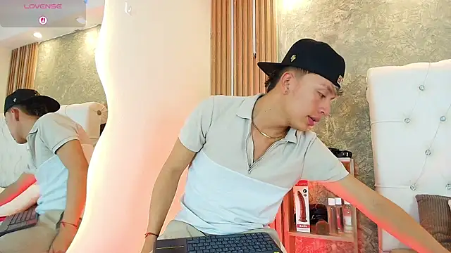 Dark Nico online show from 10, 4, 2026