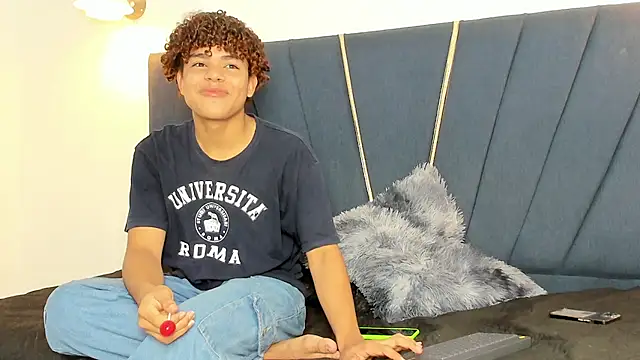 Snapshot of kleiver_cum18 chatting on 17, 2, 2026 kleiver cum18 online show from 17, 2, 2026