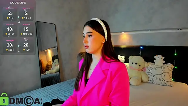 Emily Lews online show from 17, 3, 2026