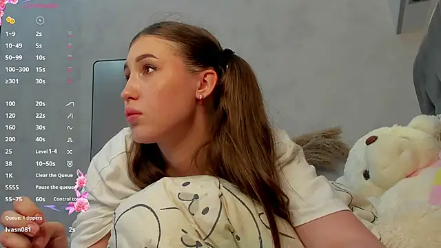 Emily Lews online show from 27, 6, 2026