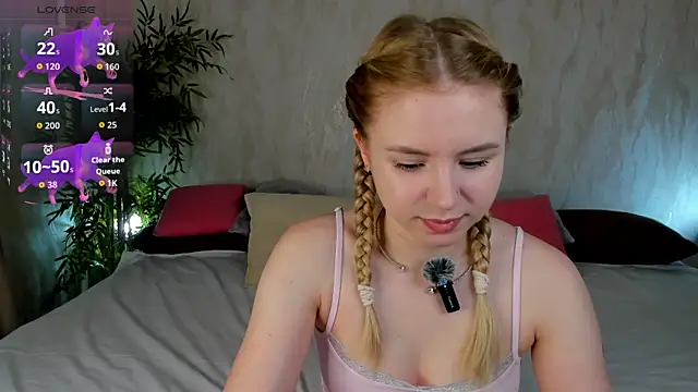 Snapshot of Linda__Bloom chatting on 2, 7, 2026 Linda Bloom online show from 2, 7, 2026