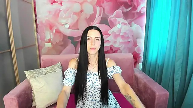 Snapshot of NoirDiva chatting on 7, 7, 2026 NoirDiva online show from 7, 7, 2026
