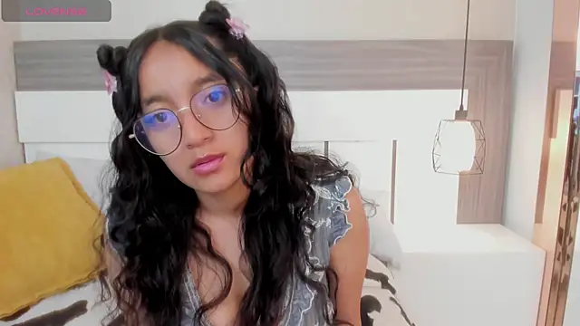 Snapshot of Emilyblussh chatting on 24, 2, 2026 Emilyblussh online show from 24, 2, 2026