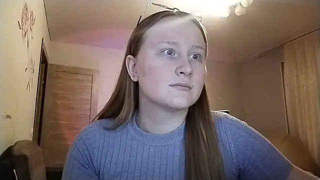 AnikaLipps online show from 14, 4, 2026