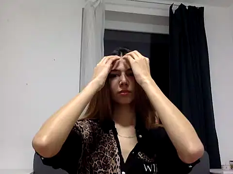 Snapshot of KiraVixenSweet chatting on 23, 2, 2026 KiraVixenSweet online show from 23, 2, 2026