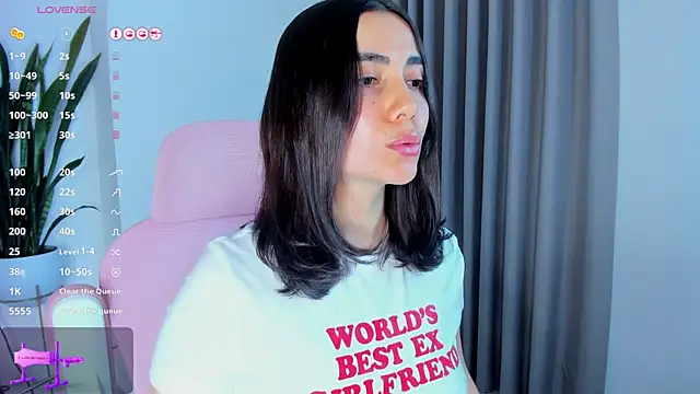 Snapshot of sara_ospina22 chatting on 24, 4, 2026 sara ospina22 online show from 24, 4, 2026