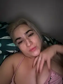 Snapshot of violet-grey chatting on 14, 2, 2026 violet-grey online show from 14, 2, 2026