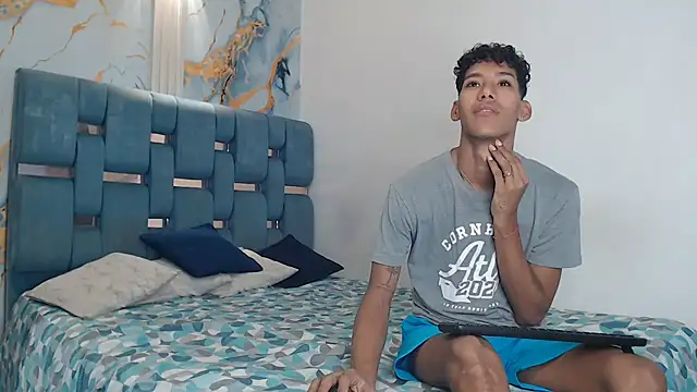 GREEN BOYS online show from 8, 4, 2026