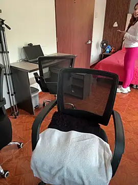 Luna rousse26 online show from 10, 3, 2026