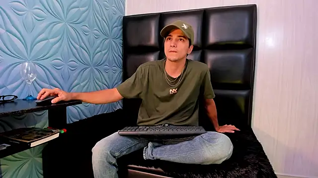 Snapshot of bad_boy_cum_ chatting on 22, 2, 2026 bad boy cum online show from 22, 2, 2026