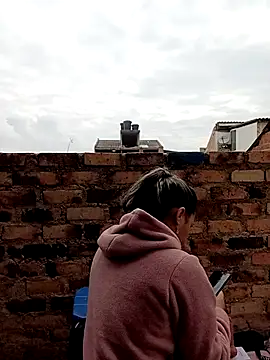 kiki milu online show from 14, 4, 2026