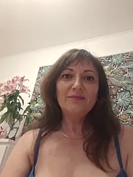 Snapshot of SaraGina chatting on 2, 4, 2026 SaraGina online show from 2, 4, 2026