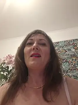 Snapshot of SaraGina chatting on 3, 4, 2026 SaraGina online show from 3, 4, 2026
