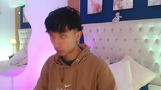 Aiden Rivers  online show from 13, 4, 2026