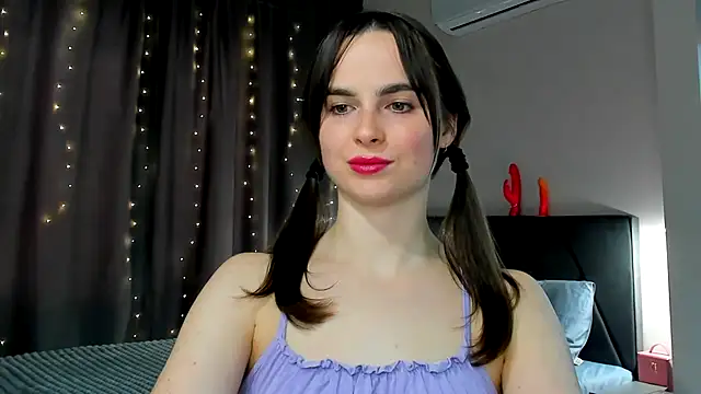 megann fox2 online show from 7, 4, 2026