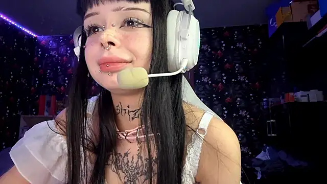 Luna Sohotti online show from 4, 3, 2026