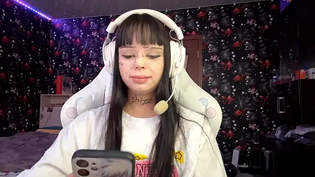 Luna Sohotti online show from 13, 3, 2026