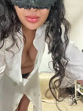 Snapshot of katy_nour chatting on 22, 4, 2026 katy nour online show from 22, 4, 2026