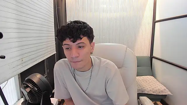 Snapshot of Angel_St1 chatting on 16, 4, 2026 Angel St1 online show from 16, 4, 2026