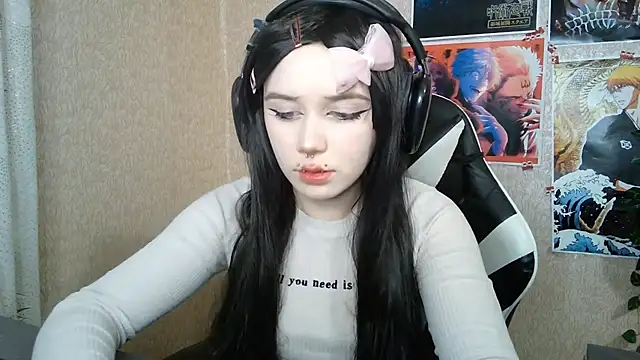 MilaTyan online show from 5, 4, 2026