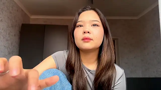 Snapshot of RegenaLandauer chatting on 22, 2, 2026 RegenaLandauer online show from 22, 2, 2026