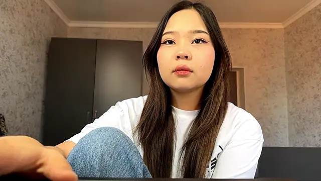 Snapshot of RegenaLandauer chatting on 28, 2, 2026 RegenaLandauer online show from 28, 2, 2026