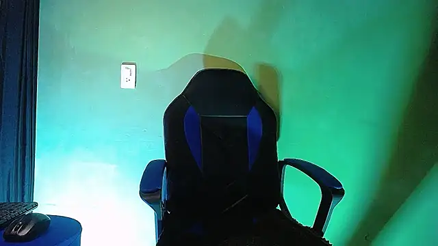 Snapshot of Uriel_Ray_ chatting on 24, 2, 2026 Uriel Ray online show from 24, 2, 2026