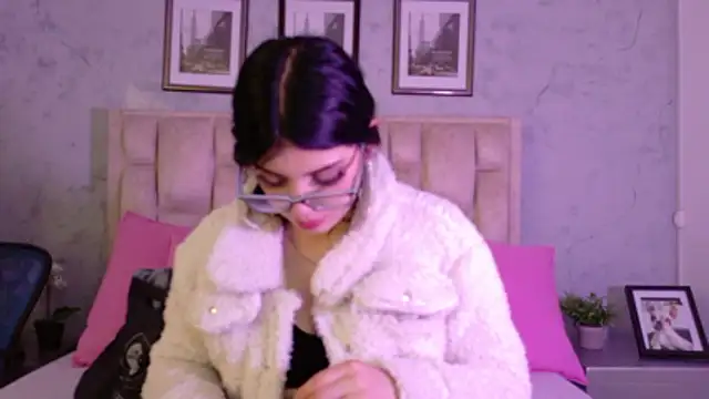 IsabellaRossi online show from 14, 4, 2026