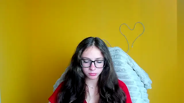 KissMeJulia online show from 18, 6, 2026