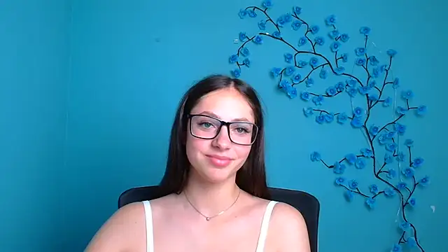 KissMeJulia online show from 19, 6, 2026