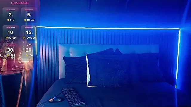 CHERRY DARCK online show from 18, 4, 2026