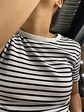 cloe taylor  25 online show from 25, 2, 2026