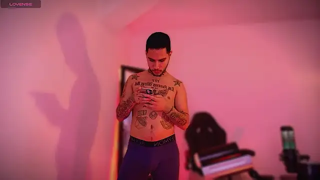 Snapshot of king_of_desire chatting on 28, 2, 2026 king of desire online show from 28, 2, 2026