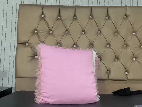 Snapshot of hanna_luciana chatting on 15, 4, 2026 hanna luciana online show from 15, 4, 2026