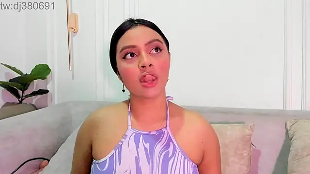 DulceQueen1 online show from 8, 4, 2026