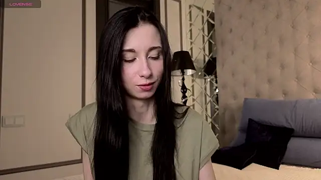 MiguelinaRasmuson online show from 10, 4, 2026