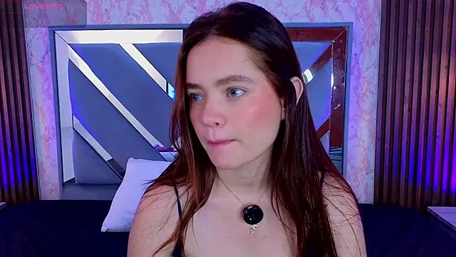 Snapshot of LittleeSara18 chatting on 2, 6, 2026 LittleeSara18 online show from 2, 6, 2026